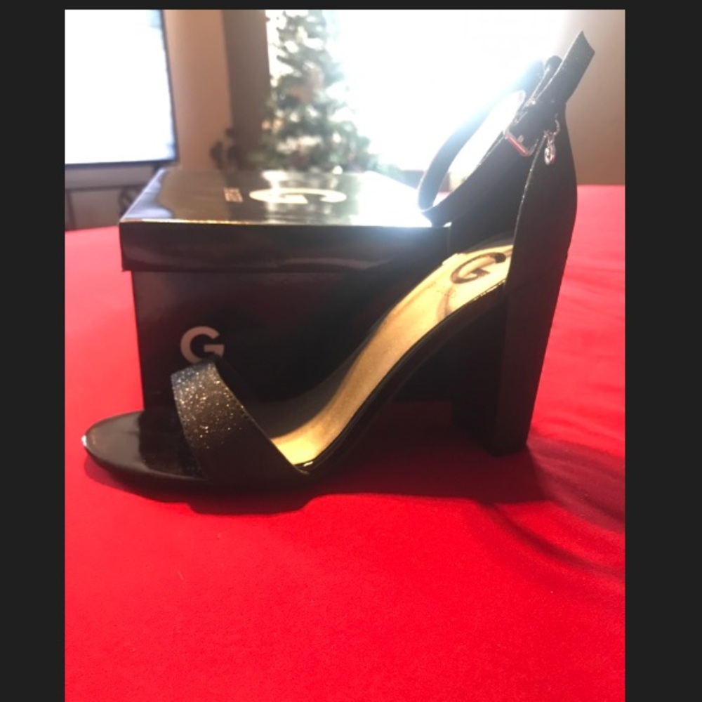 Ankle Strap Heel! 